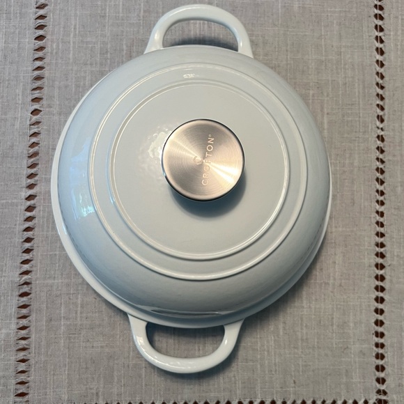 Crofton Cast Iron Enameled 9" Bread Oven Dome Baking Pan Pot White Cream NEW - Picture 3 of 6